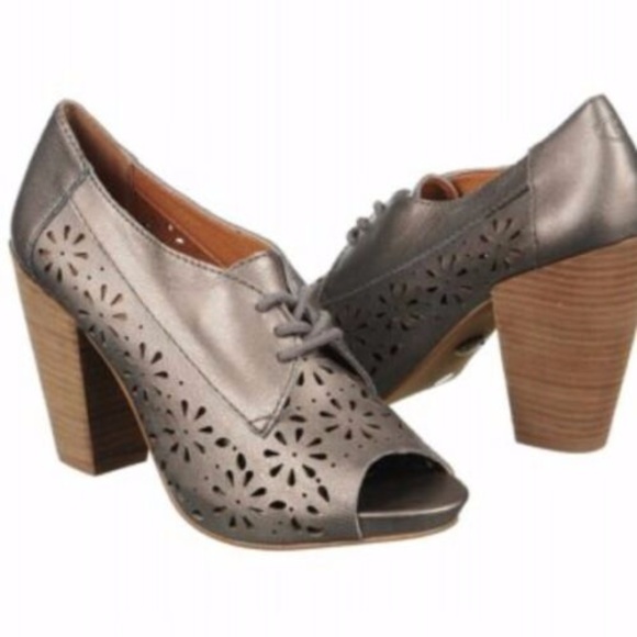 Lucky Brand Shoes - LUCKY BRAND PEEP LEATHER LASER CUT BLOCK HEELS 7.5